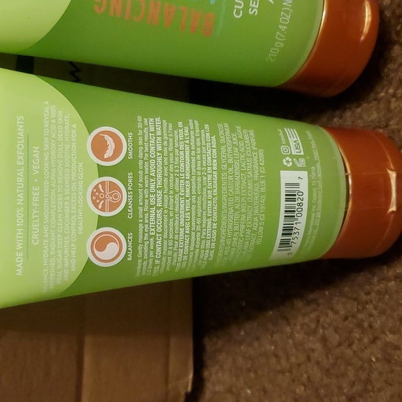 TreeHut balancing cucumber & seaweed face scrub 3 Bottles - Picture 3 of 4